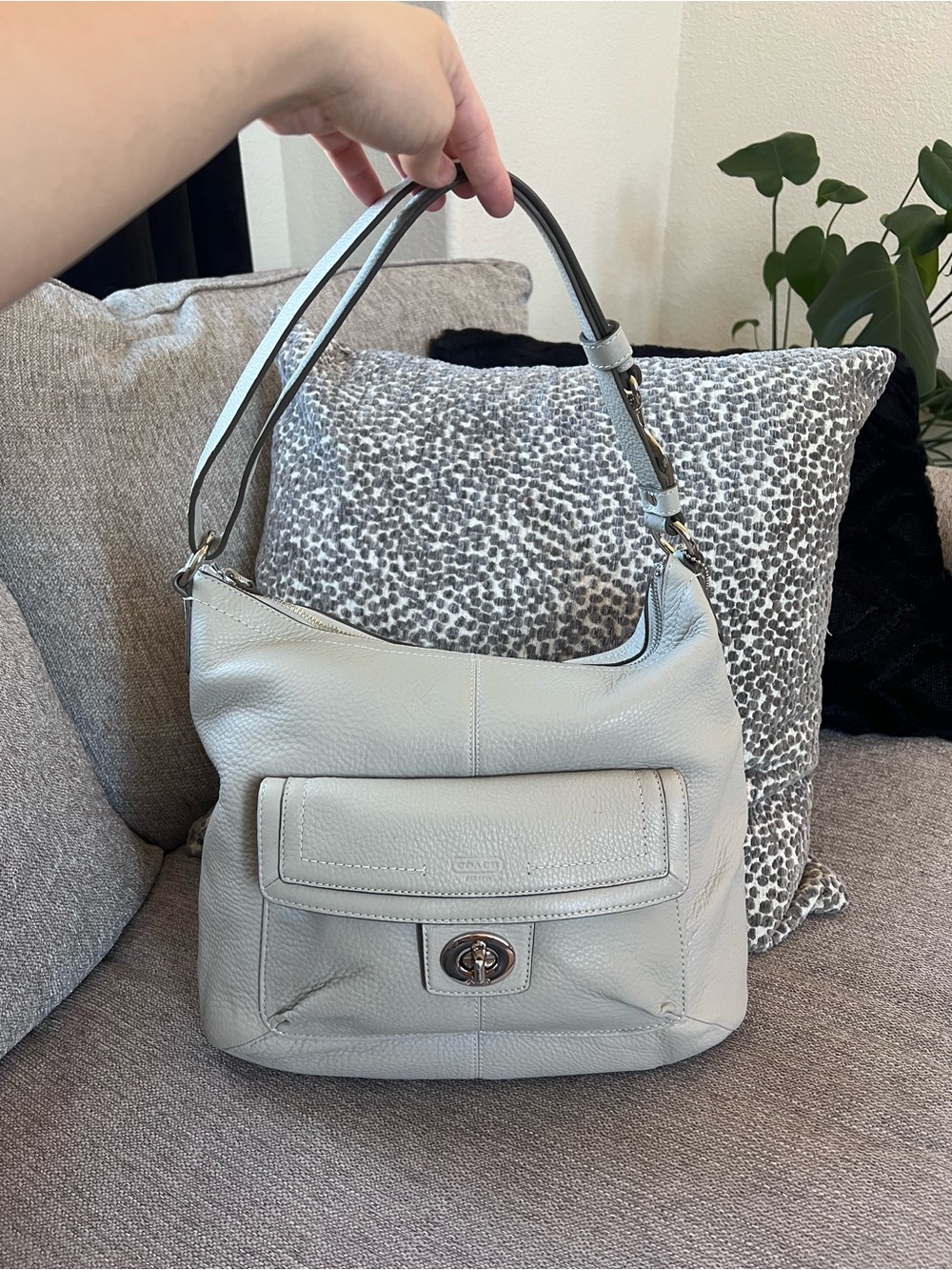 Coach Vintage Legacy Courtenay Hobo Bag Silver Hardware in Light Gray - Picture 2 of 9